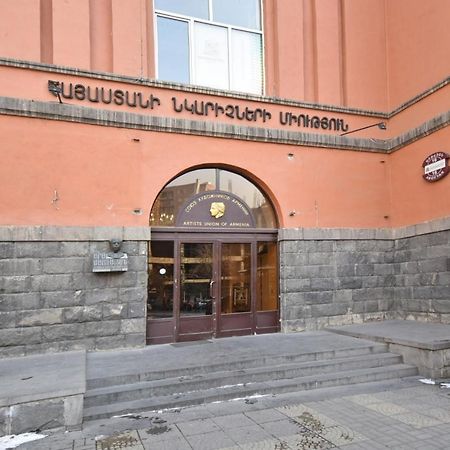 Armenak Apartment No 8, Abovyan Street Yerevan Exterior photo