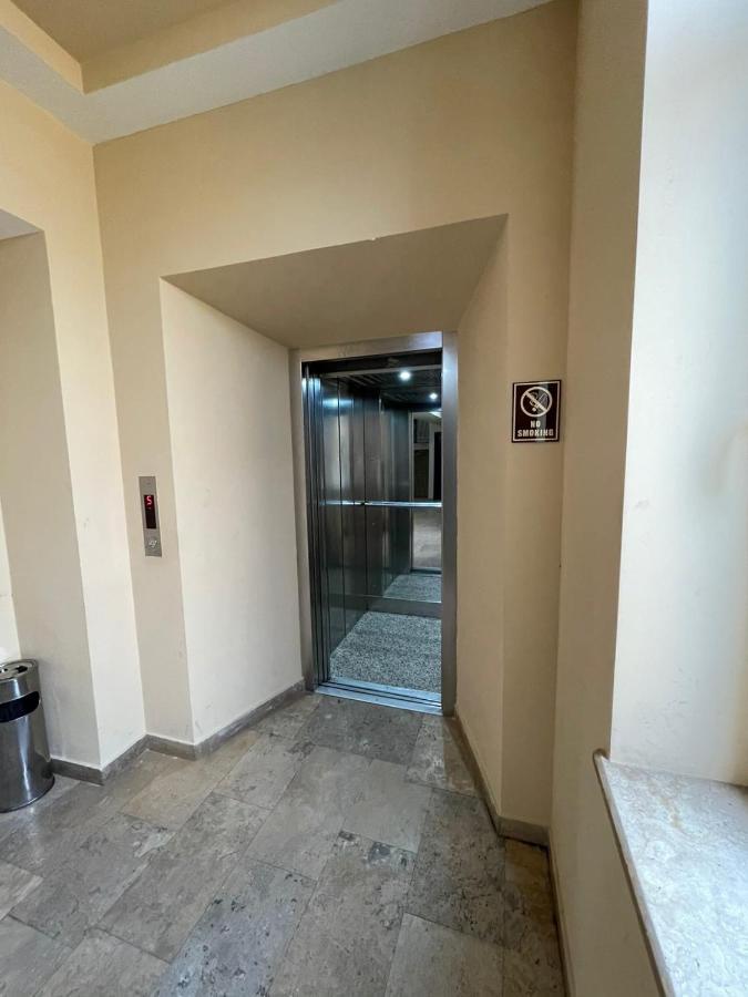 Armenak Apartment No 8, Abovyan Street Yerevan Exterior photo