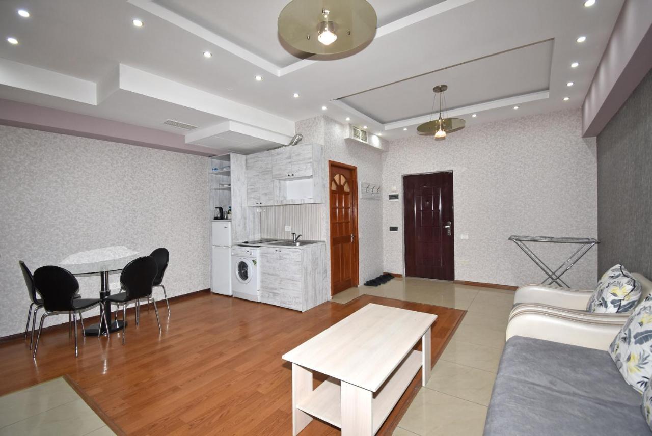 Armenak Apartment No 8, Abovyan Street Yerevan Exterior photo